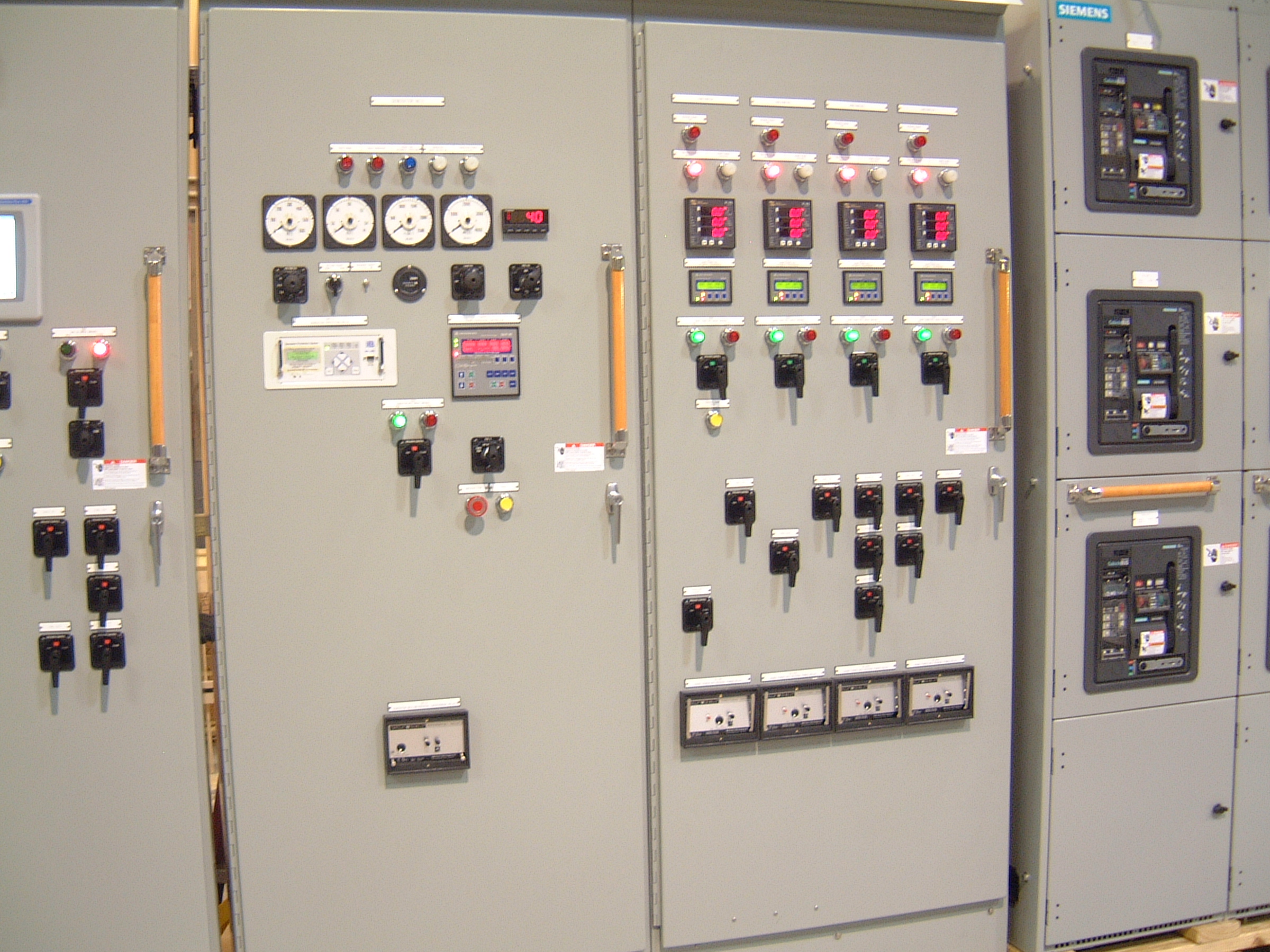 Electrical distribution equipment